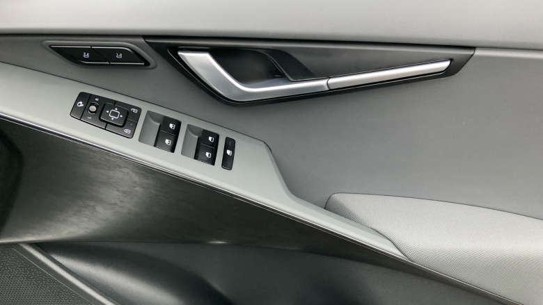 Kia Niro 150kW 4 65kWh 5dr Auto Electric Estate